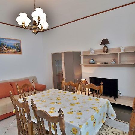 Apartmani Andelo I Ruzica Mundanije Extérieur photo
