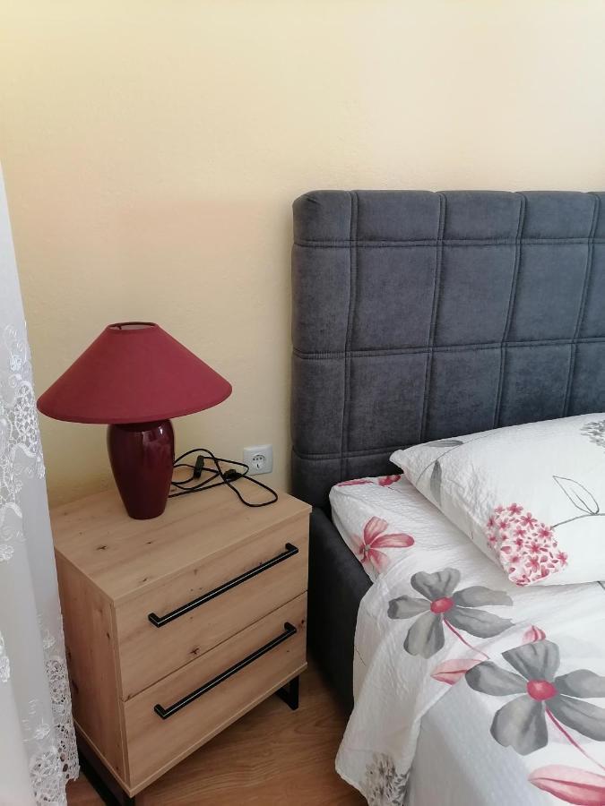 Apartmani Andelo I Ruzica Mundanije Extérieur photo