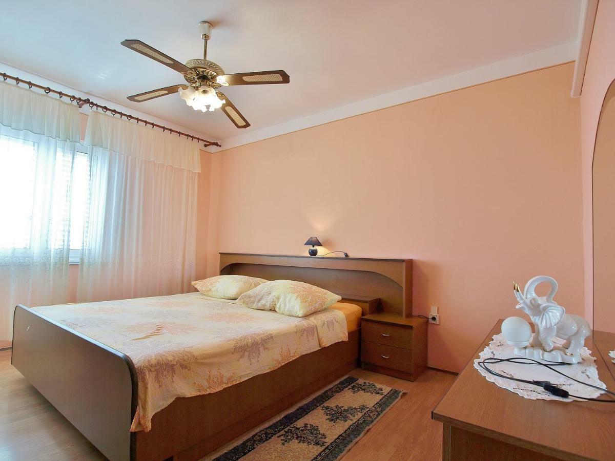 Apartmani Andelo I Ruzica Mundanije Extérieur photo