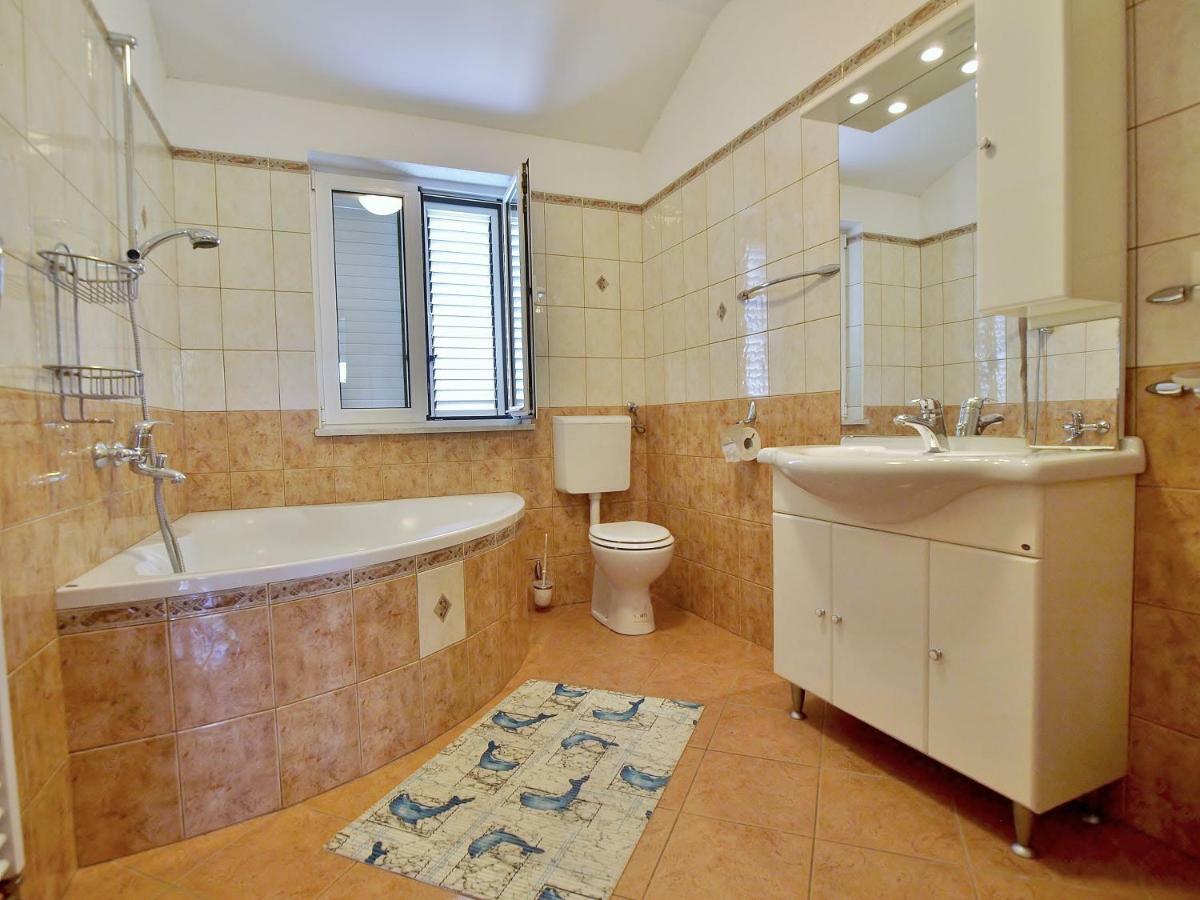 Apartmani Andelo I Ruzica Mundanije Extérieur photo