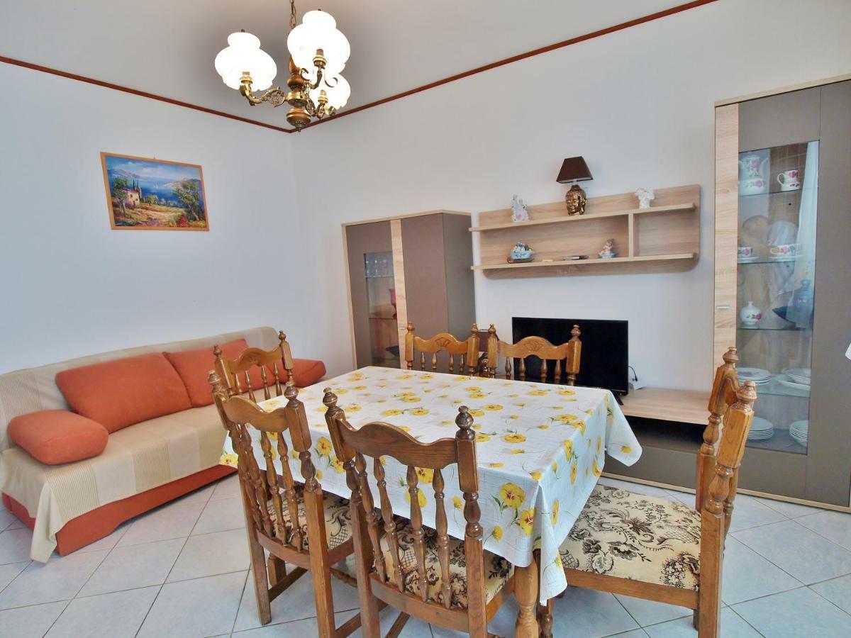 Apartmani Andelo I Ruzica Mundanije Extérieur photo
